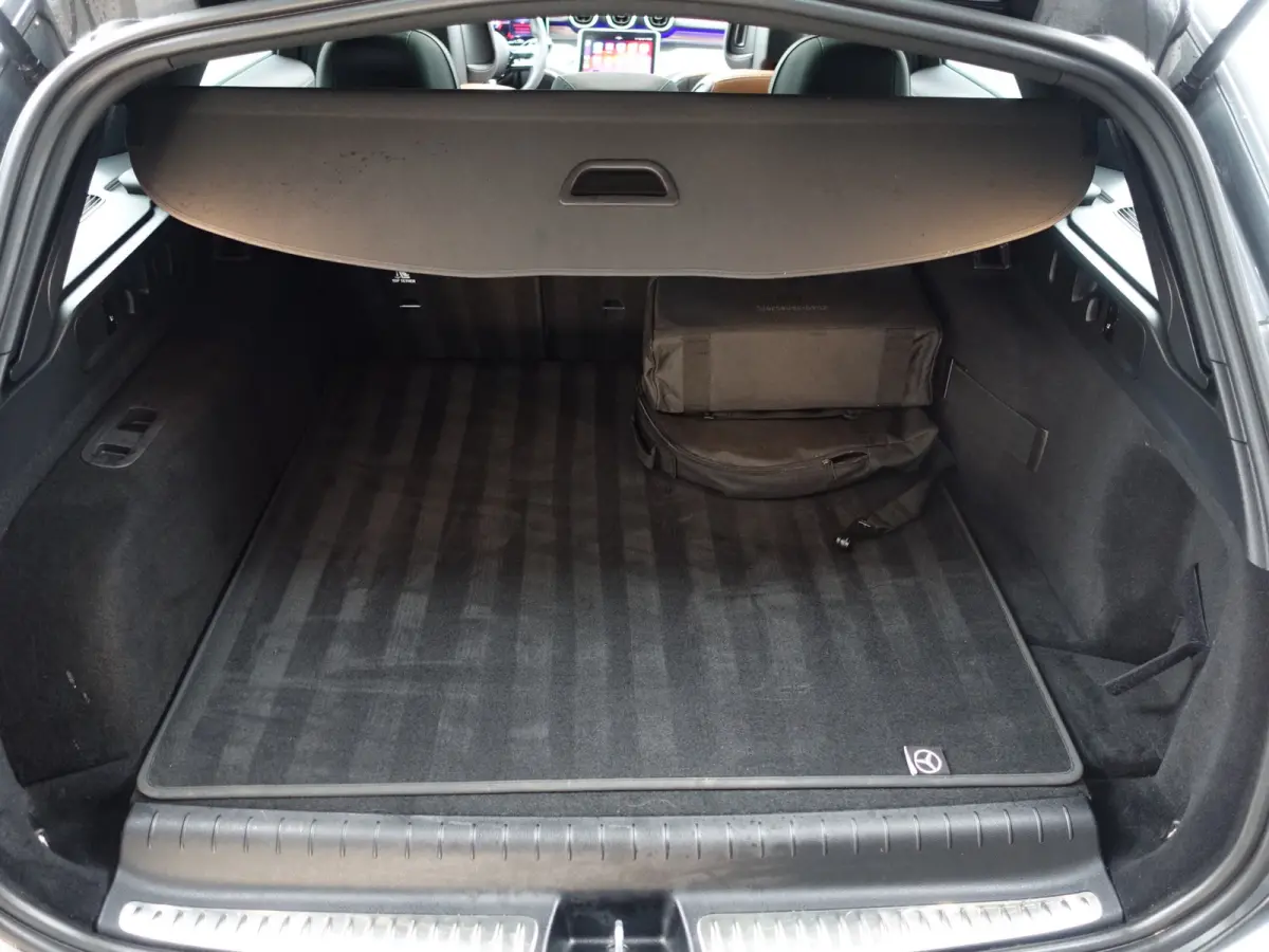300 e AMG Line Aut- Two Tone Leder Interieur, Panoramadak, Carbon, Sfeerverlichting, Carplay, Android Auto
