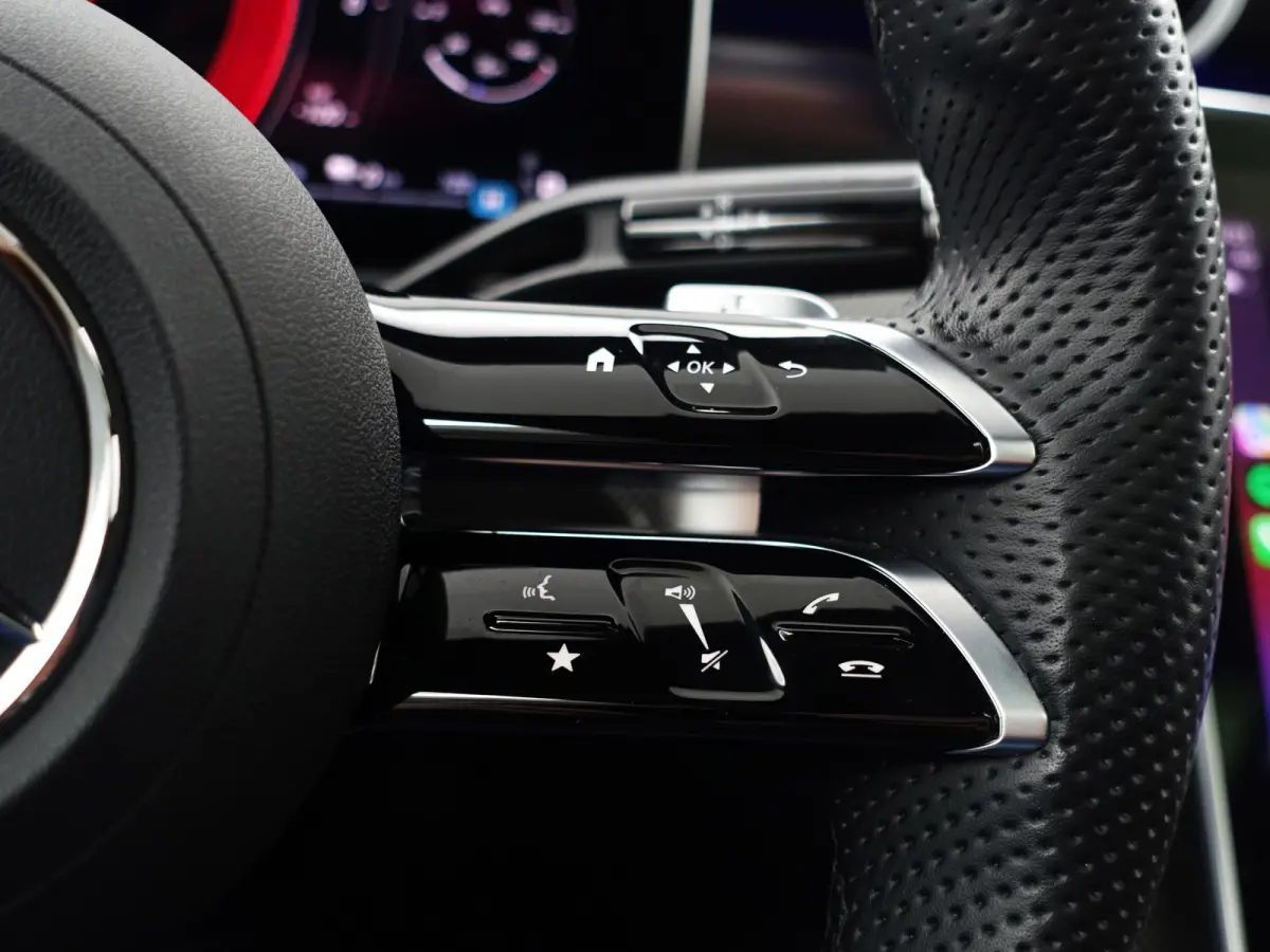 300 e AMG Line Aut- Two Tone Leder Interieur, Panoramadak, Carbon, Sfeerverlichting, Carplay, Android Auto