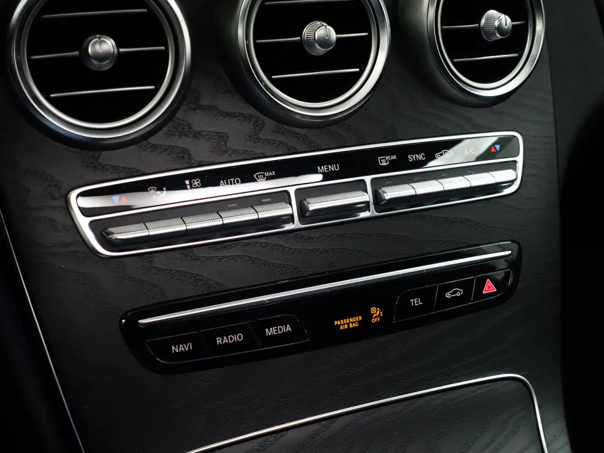 180 AMG Premium Plus Pack Aut- Night Edition, Panoramadak, Virtual cockpit, Carplay, Android Auto, Camera