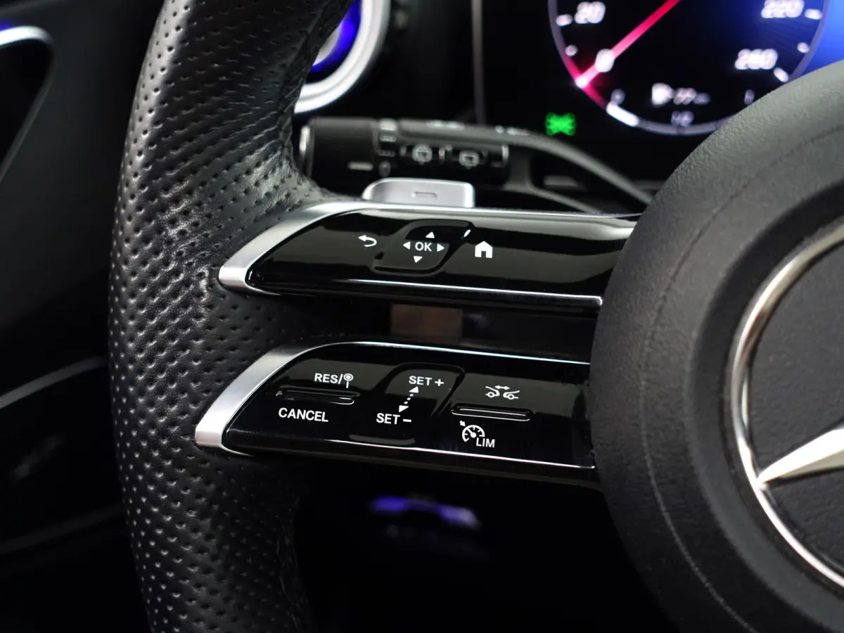 300 e AMG Line Aut- Stoel Massage, Burmester Audio, Panoramadak, 360 Camera, Elek Trekhaak, Laser Led