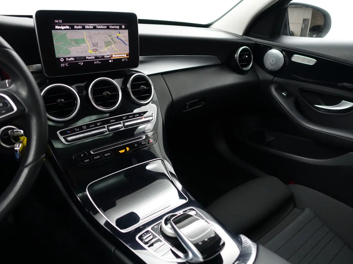 180 Prestige Aut- Panoramadak, Xenon Led, Burmester Audio, Navi, Park Assist, Sport Interieur