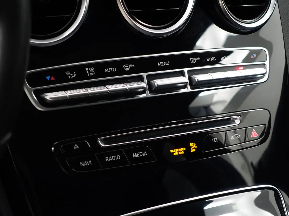 180 Prestige Aut- Panoramadak, Xenon Led, Burmester Audio, Navi, Park Assist, Sport Interieur