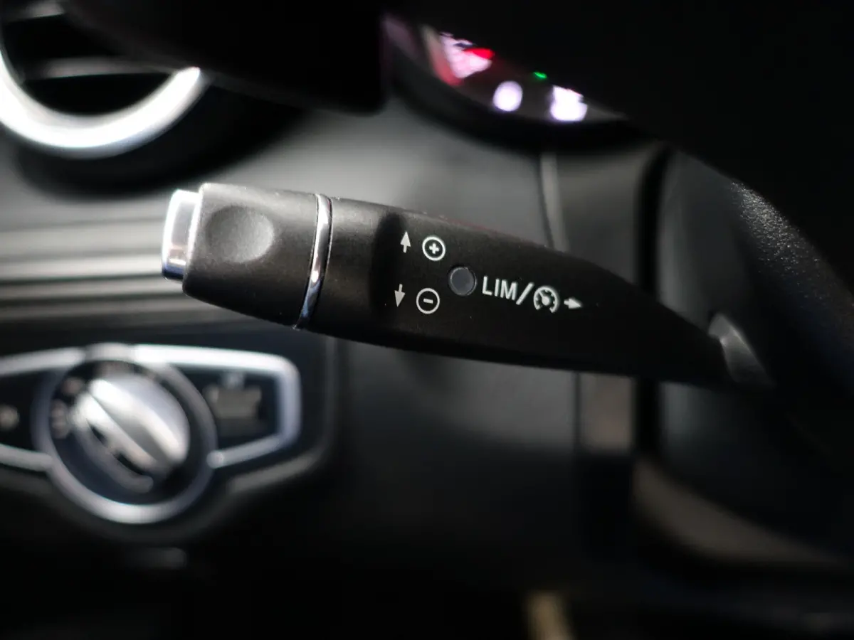 180 Prestige Aut- Panoramadak, Xenon Led, Burmester Audio, Navi, Park Assist, Sport Interieur