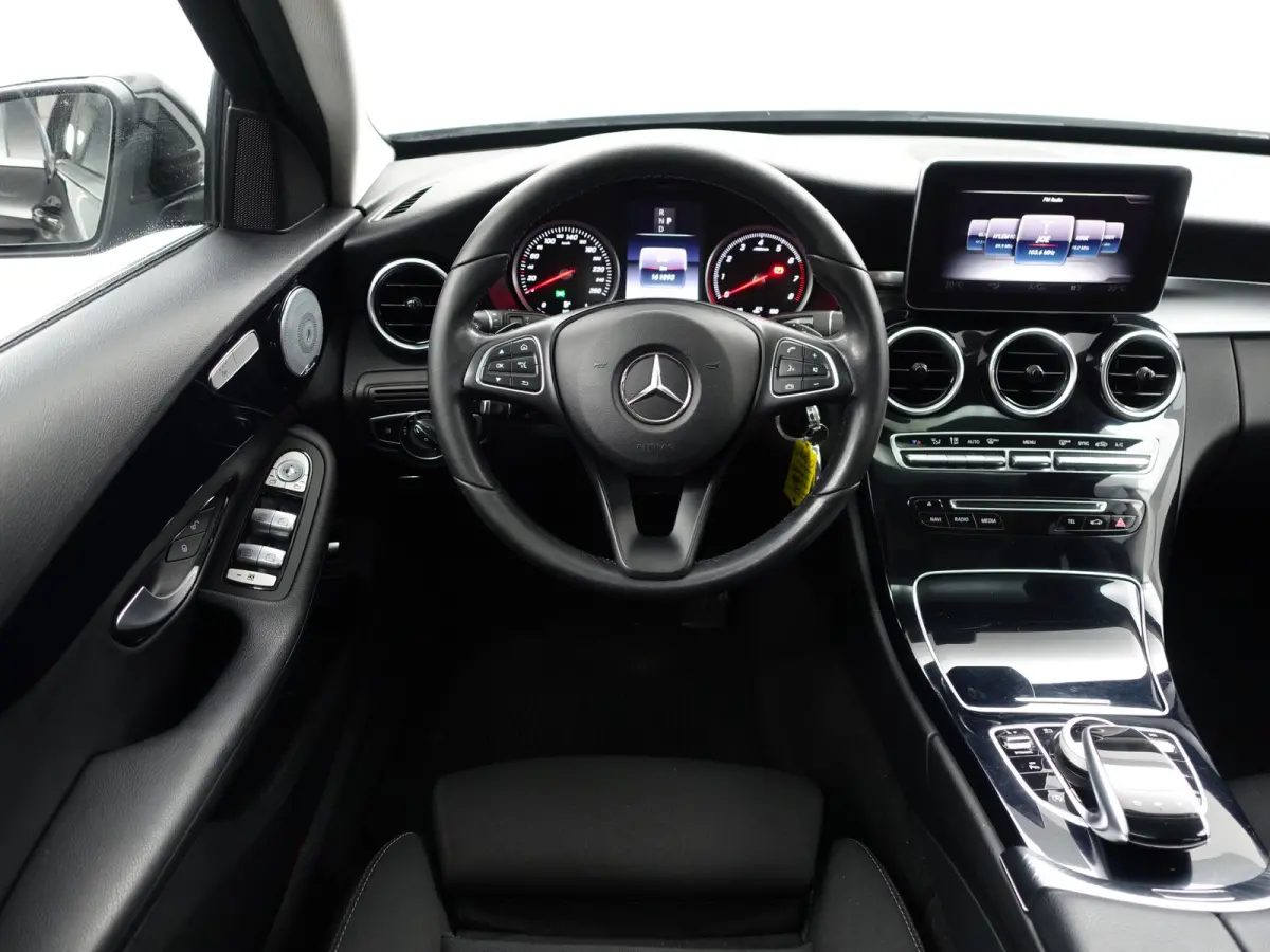 180 Prestige Aut- Panoramadak, Xenon Led, Burmester Audio, Navi, Park Assist, Sport Interieur