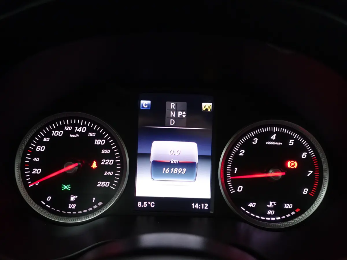 180 Prestige Aut- Panoramadak, Xenon Led, Burmester Audio, Navi, Park Assist, Sport Interieur