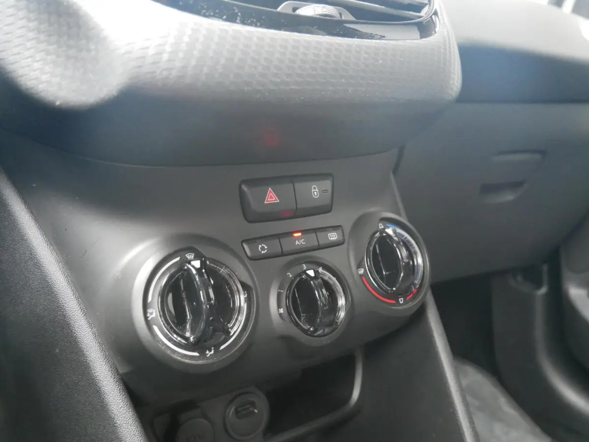1.2 PureTech Signature Nieuwe Riem| Carplay| Stoelverwarming