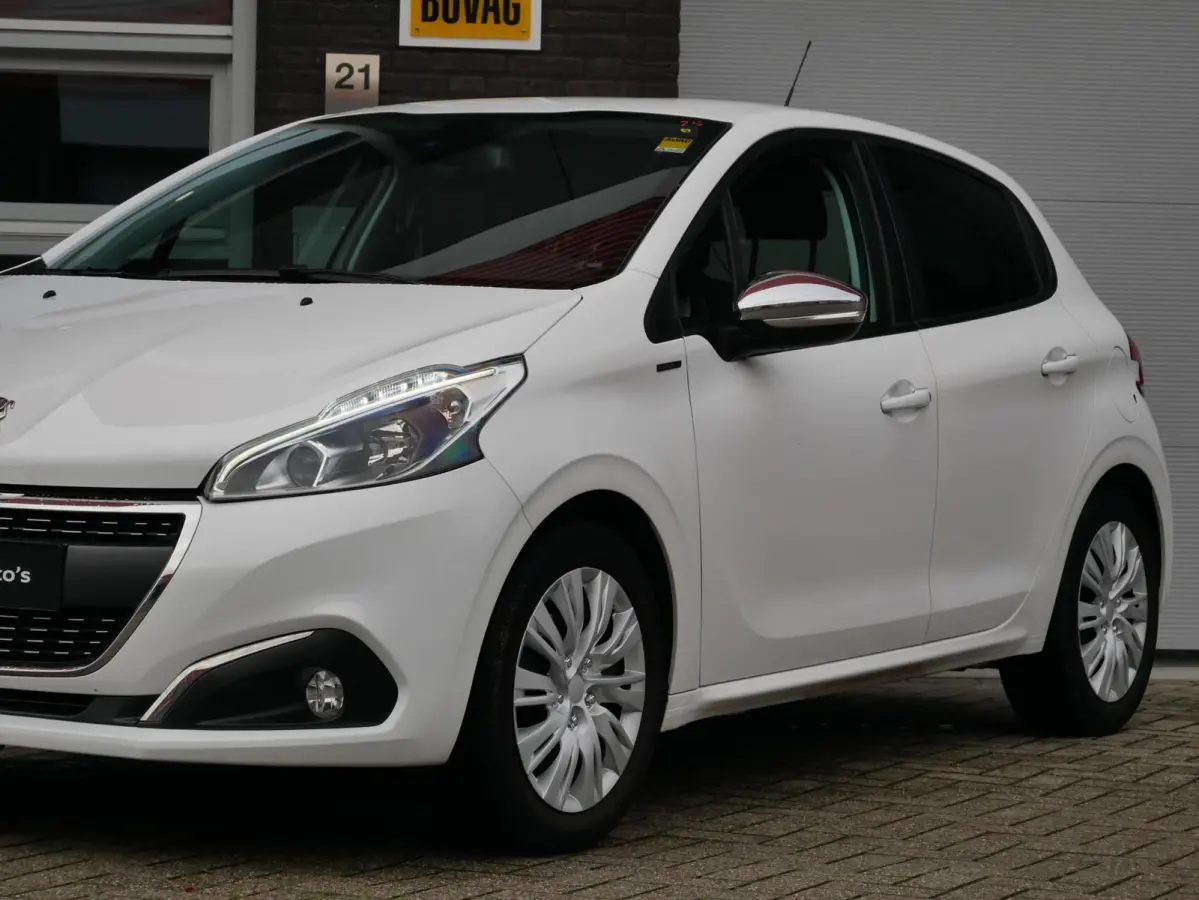 1.2 PureTech Signature Nieuwe Riem| Carplay| Stoelverwarming