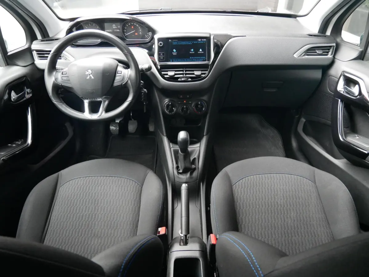 1.2 PureTech Signature Nieuwe Riem| Carplay| Stoelverwarming