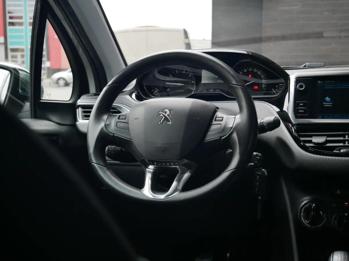 1.2 PureTech Signature Nieuwe Riem| Carplay| Stoelverwarming
