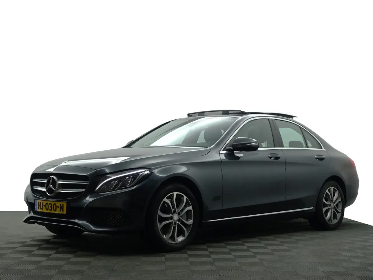 350 e Prestige Edition Aut- Panoramadak, Xenon Led, Park Assist, Camera, Keyless, Stoelverwarming, Sport Interieur