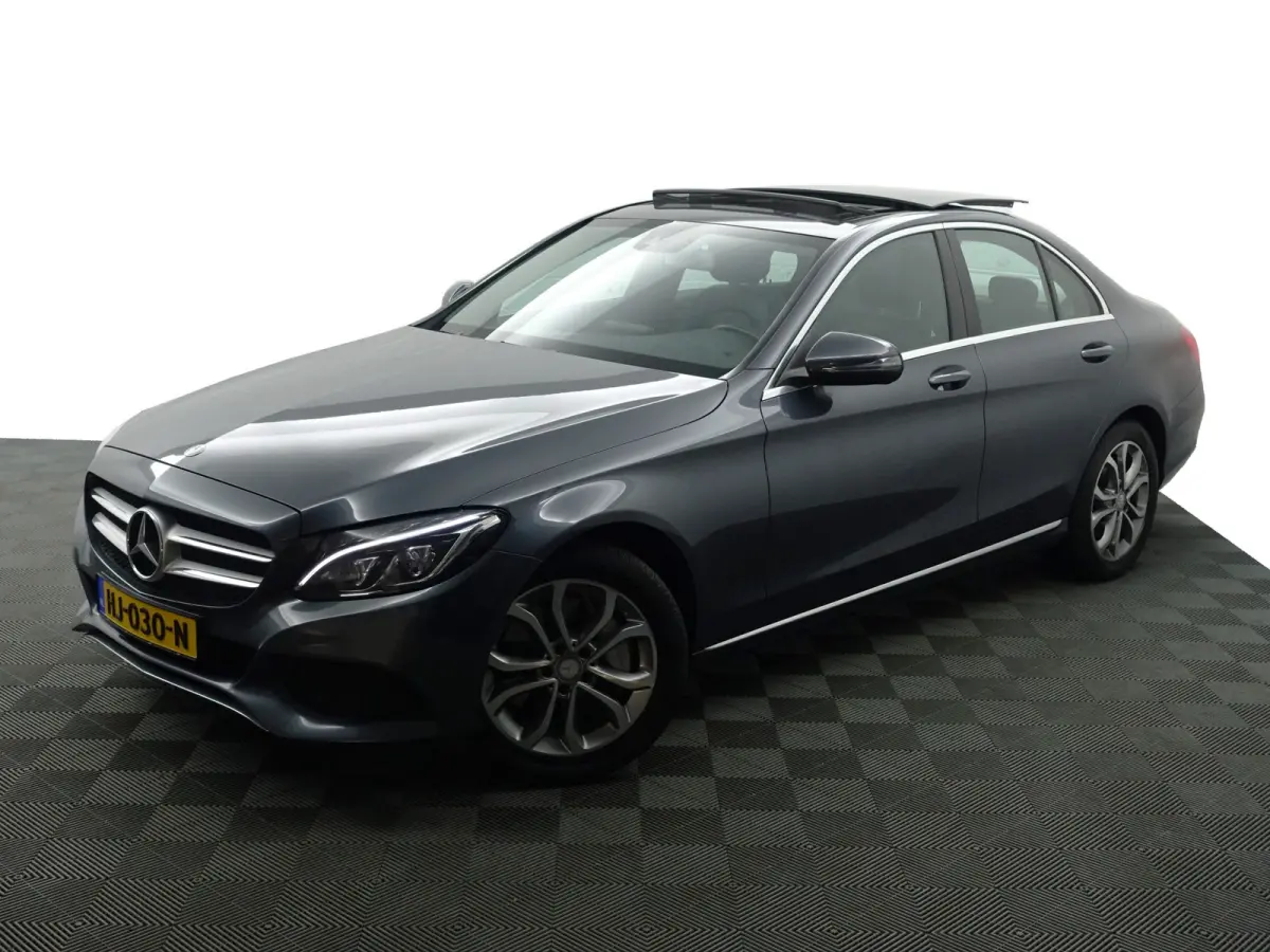 350 e Prestige Edition Aut- Panoramadak, Xenon Led, Park Assist, Camera, Keyless, Stoelverwarming, Sport Interieur
