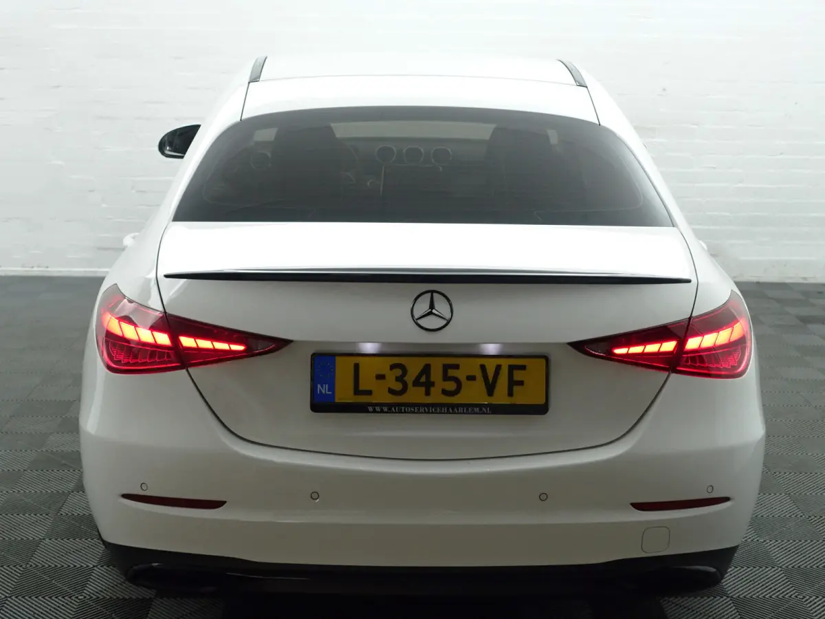 200 AMG Night Edition Aut- Sfeerverlichting, Camera, Xenon Led, Carplay, Lane Assist, Park Assist
