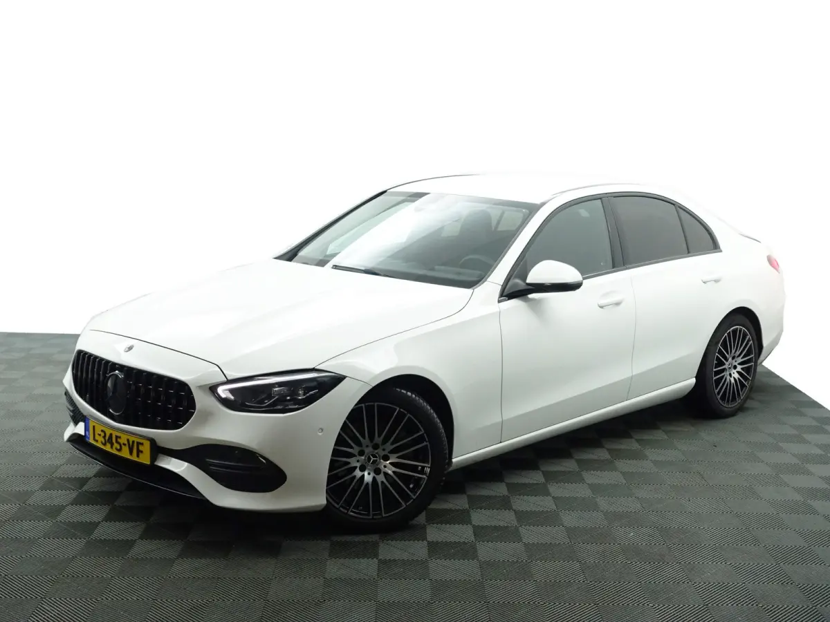 200 AMG Night Edition Aut- Sfeerverlichting, Camera, Xenon Led, Carplay, Lane Assist, Park Assist