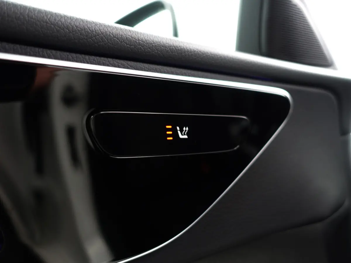 200 AMG Night Edition Aut- Sfeerverlichting, Camera, Xenon Led, Carplay, Lane Assist, Park Assist