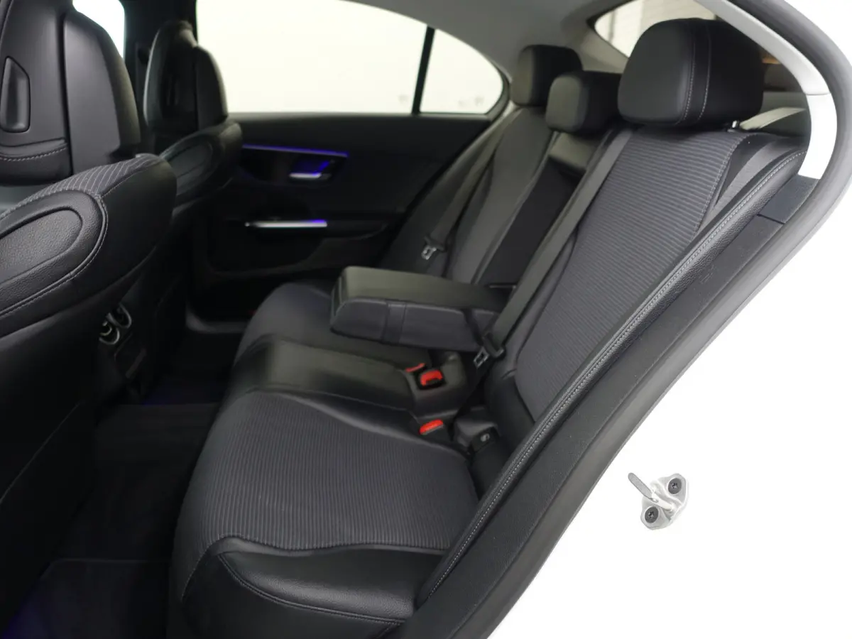 200 AMG Night Edition Aut- Sfeerverlichting, Camera, Xenon Led, Carplay, Lane Assist, Park Assist