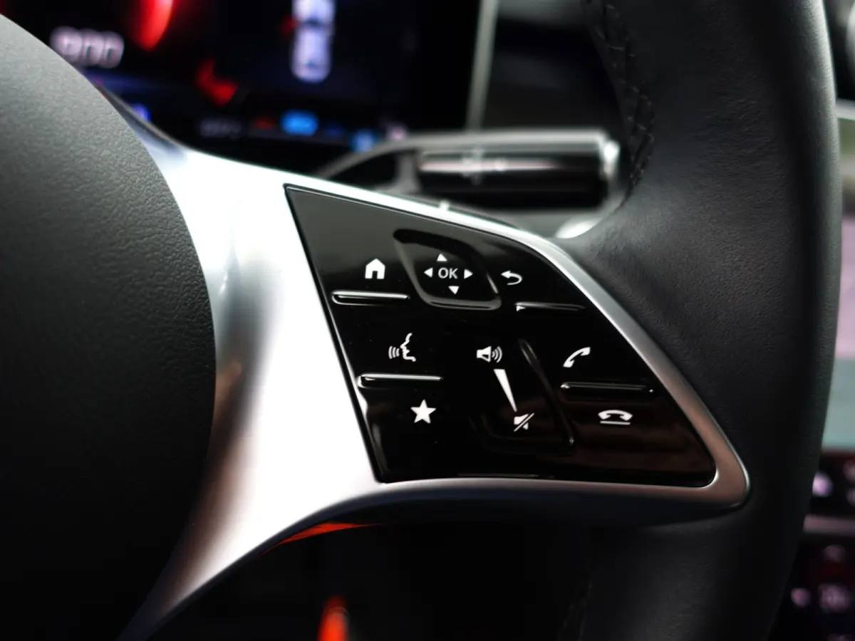200 AMG Night Edition Aut- Sfeerverlichting, Camera, Xenon Led, Carplay, Lane Assist, Park Assist