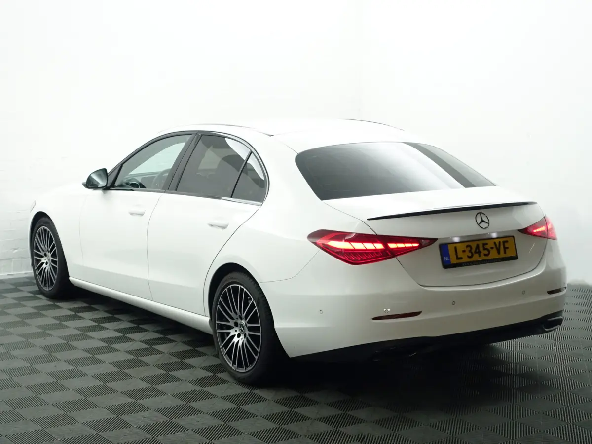 200 AMG Night Edition Aut- Sfeerverlichting, Camera, Xenon Led, Carplay, Lane Assist, Park Assist