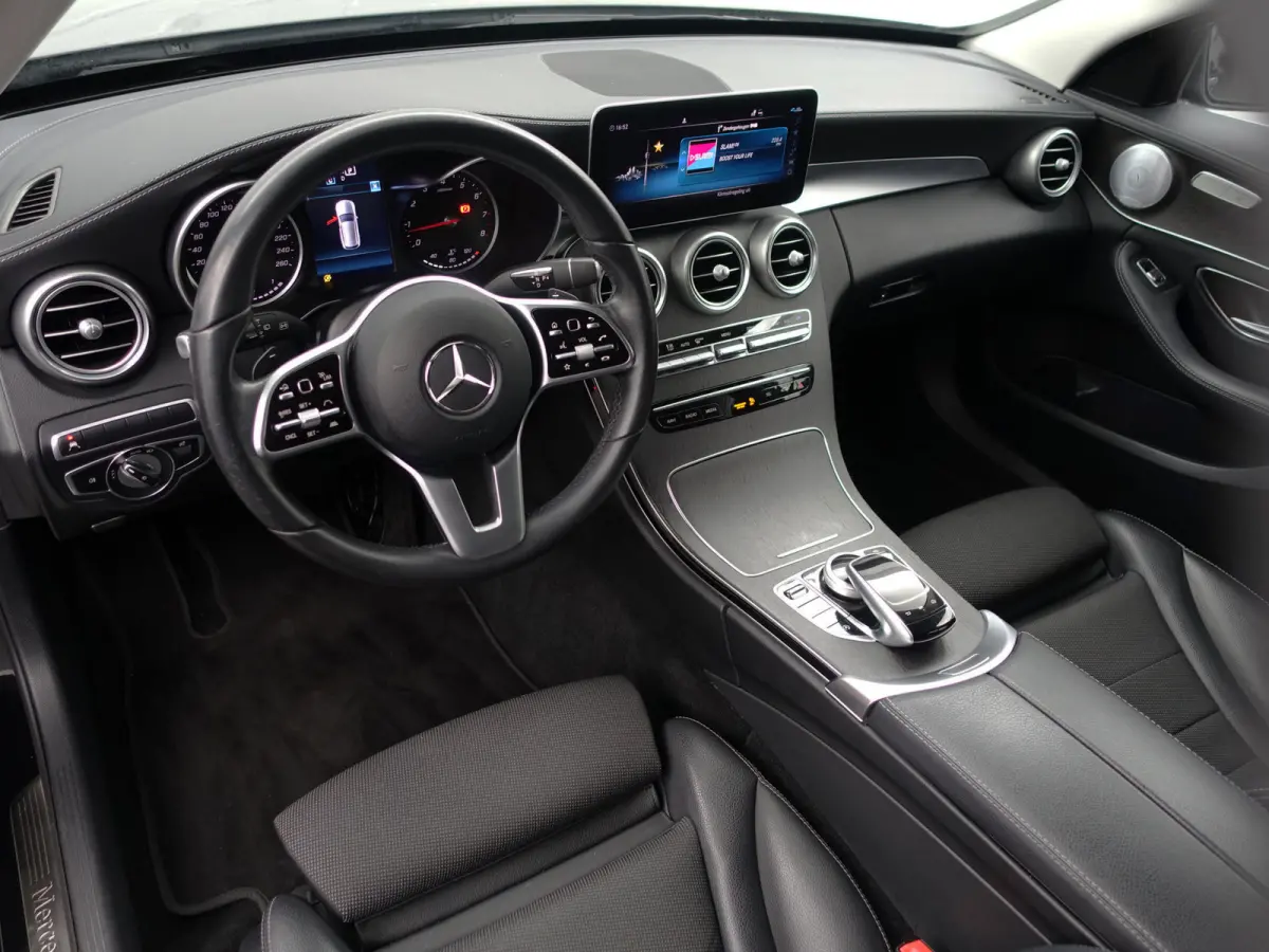 180 Business Solution Aut- Burmester Audio, Carplay, Android Auto, Lane Assist, Xenon Led