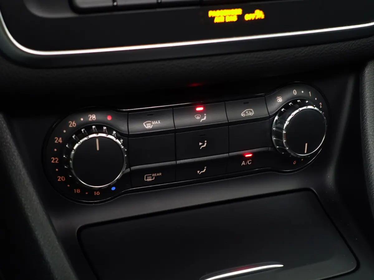 180 AMG Prestige Aut- NAP 120dkm, Panoramadak, Xenon Led, Park Assist, Dynamic Select