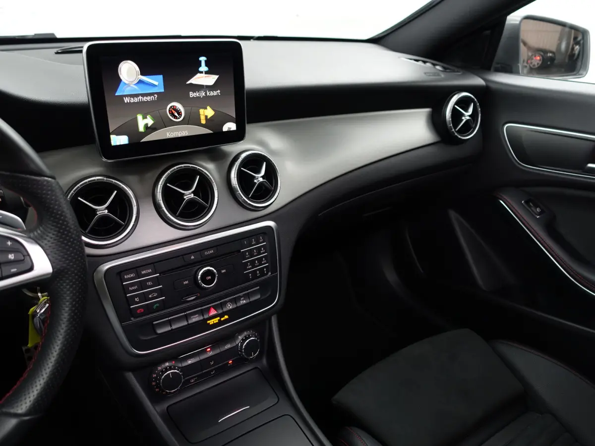 180 AMG Prestige Aut- NAP 120dkm, Panoramadak, Xenon Led, Park Assist, Dynamic Select