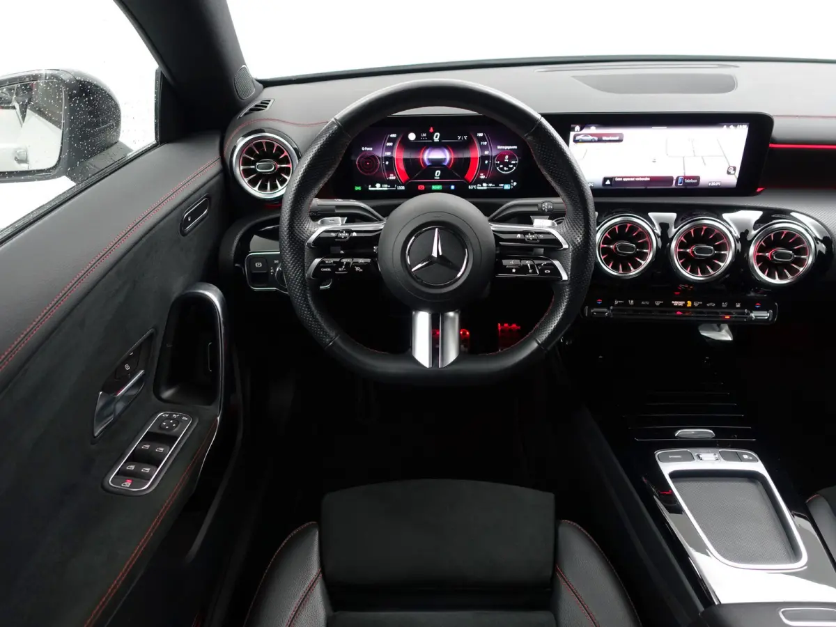 250 e AMG Line Aut- Facelift, 360 camera, Stoplicht camera, Burmester Audio, Panoramadak, Sfeerverlichting