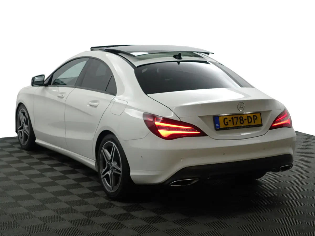 180 AMG Premium Aut- Panoramadak, Camera, Sfeerverlichting, keyless, Stoelverwarming, Sport Interieur