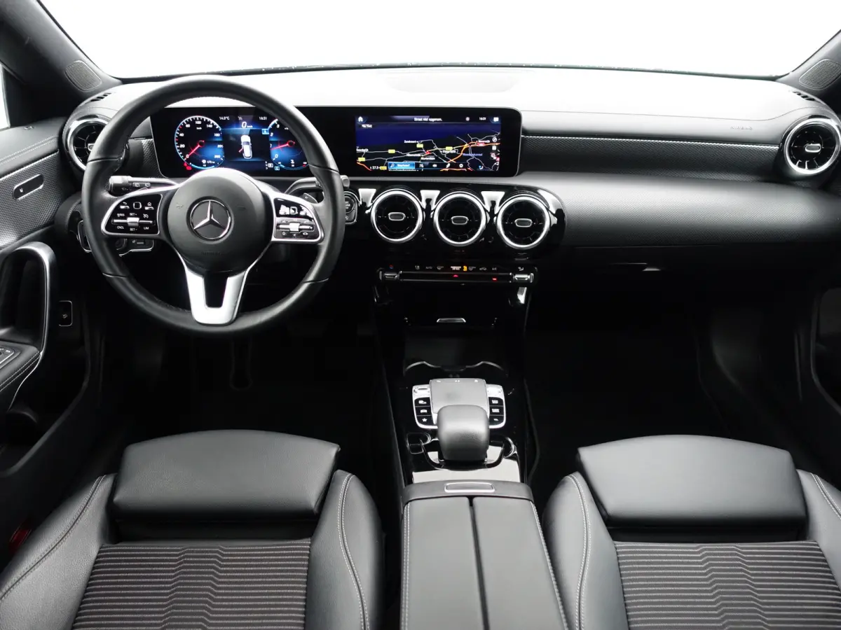 220 AMG Edition Aut- Xenon Led, CarPlay, Camera, Carbon Pakket, Lane Assist, Park Assist