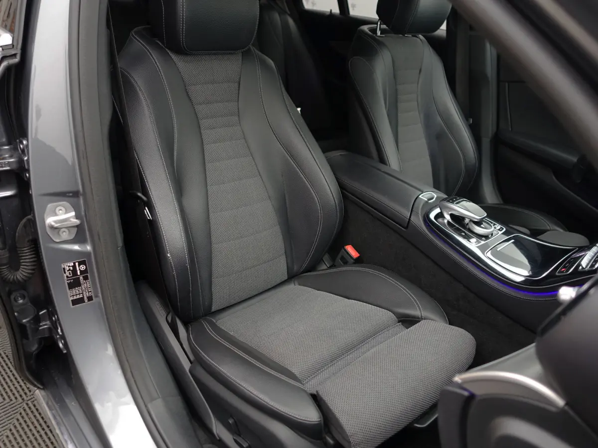 200 Prestige Plus Aut- Nap 143dkm, Head Up, 360 Camera, Sfeerverlichting, MBUX, CarPlay, Android Auto