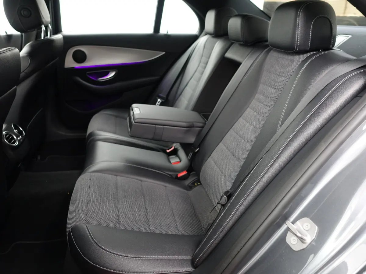 350 e Premium Aut- Nap 131dkm, Dealer onderhouden, Carplay, Android auto, Sfeerverlichting, Trekhaak