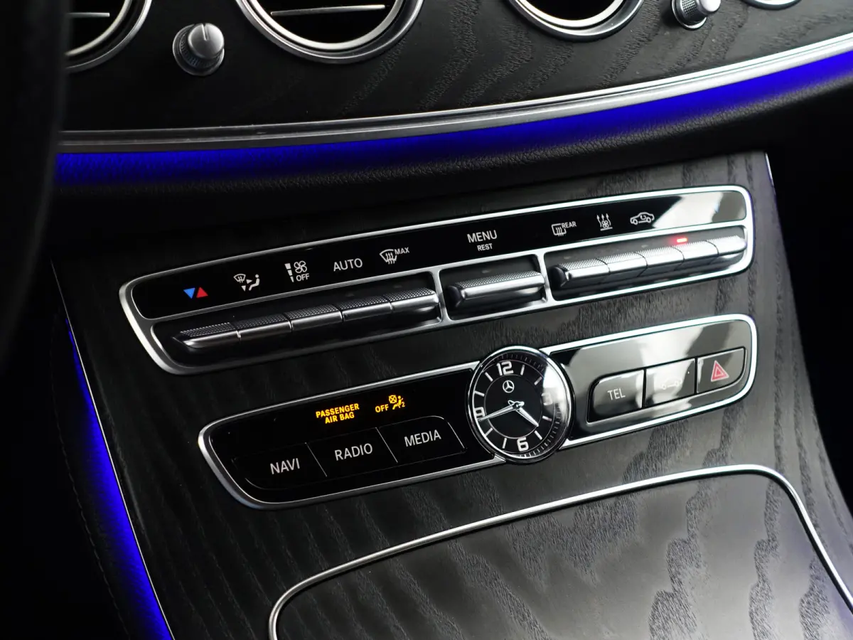 300 e AMG Night Edition Aut- Memory Seats, Sfeerverlichting, 360 Camera, CarPlay, Android Auto, Burmester Audio