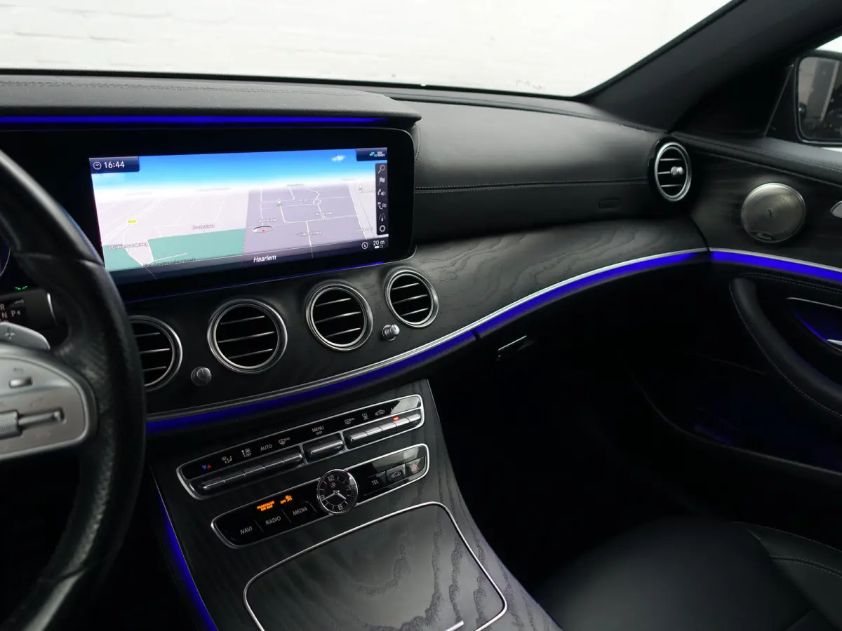 300 e AMG Night Edition Aut- Memory Seats, Sfeerverlichting, 360 Camera, CarPlay, Android Auto, Burmester Audio