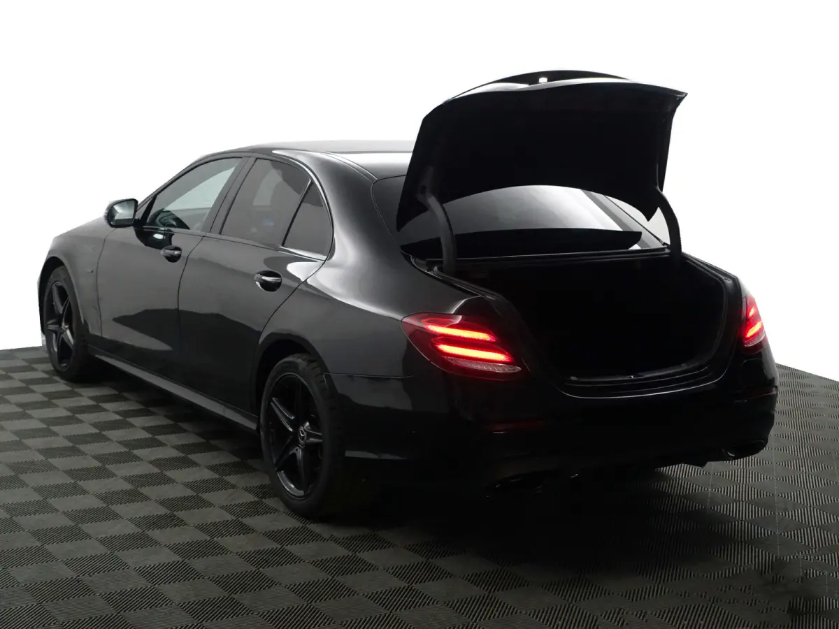 300 e AMG Night Edition Aut- Memory Seats, Sfeerverlichting, 360 Camera, CarPlay, Android Auto, Burmester Audio