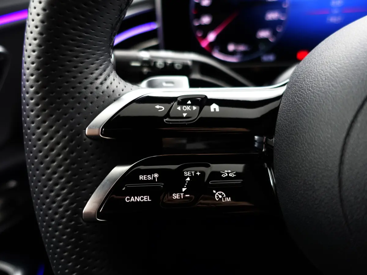 300 e AMG Premium Plus- MBUX Hyperscreen, Burmester Surround Sound, Head Up, Elek Trekhaak