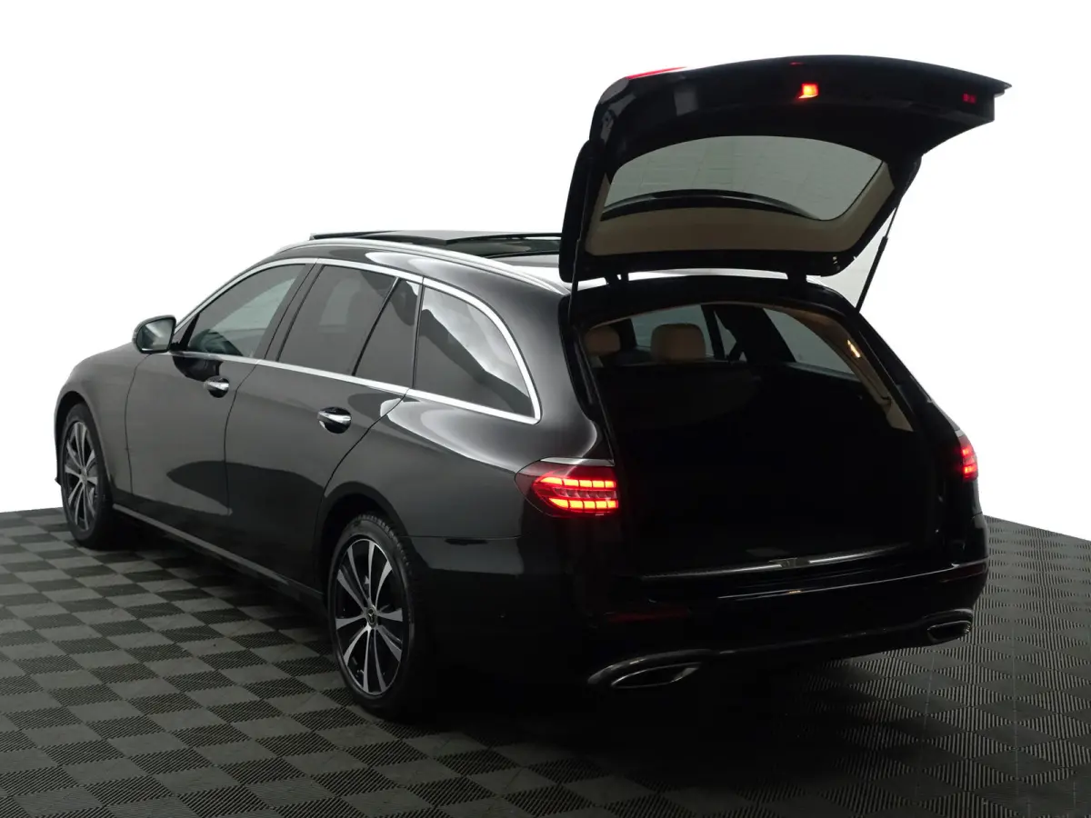 300 e Premium Plus Aut- Panoramadak, Memory Seats, Head Up, 360 Camera, Burmester Audio