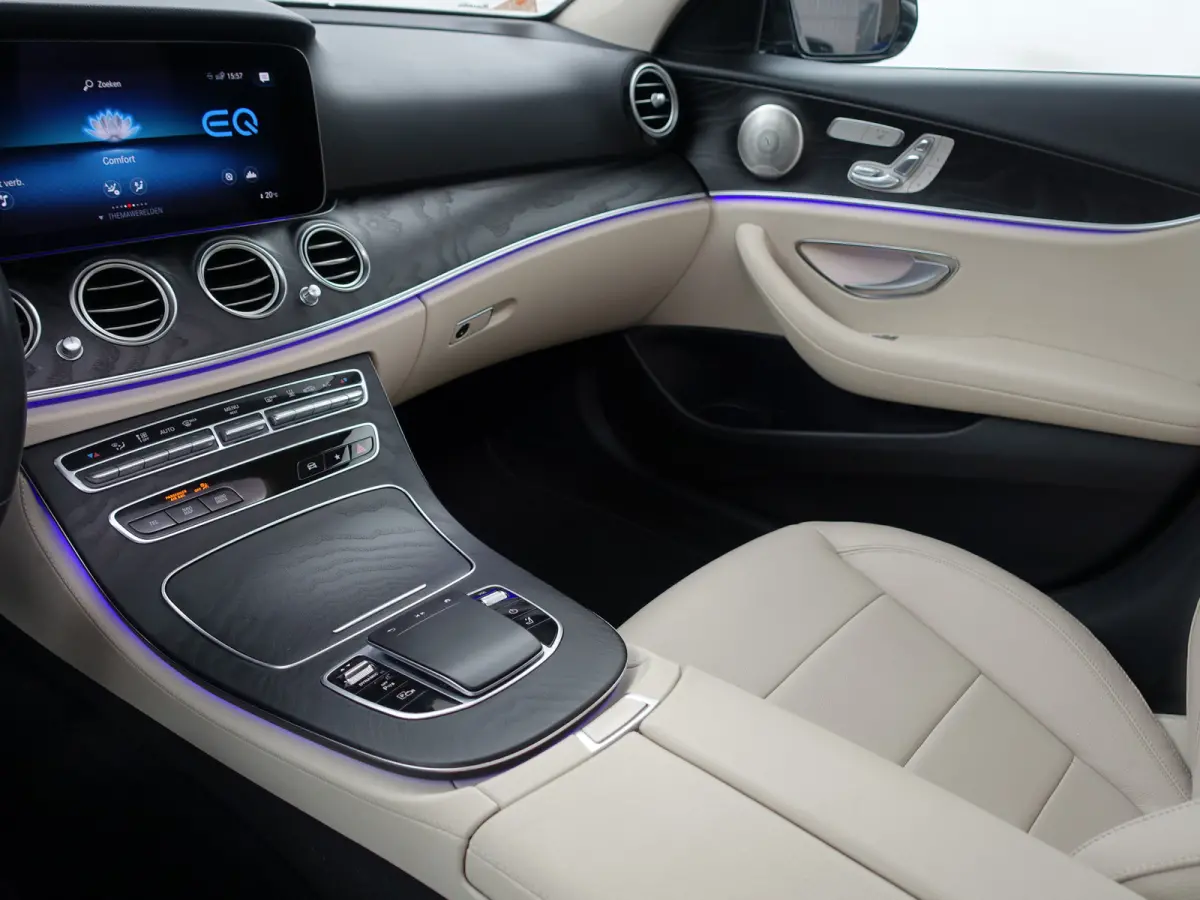 300 e Premium Plus Aut- Panoramadak, Memory Seats, Head Up, 360 Camera, Burmester Audio