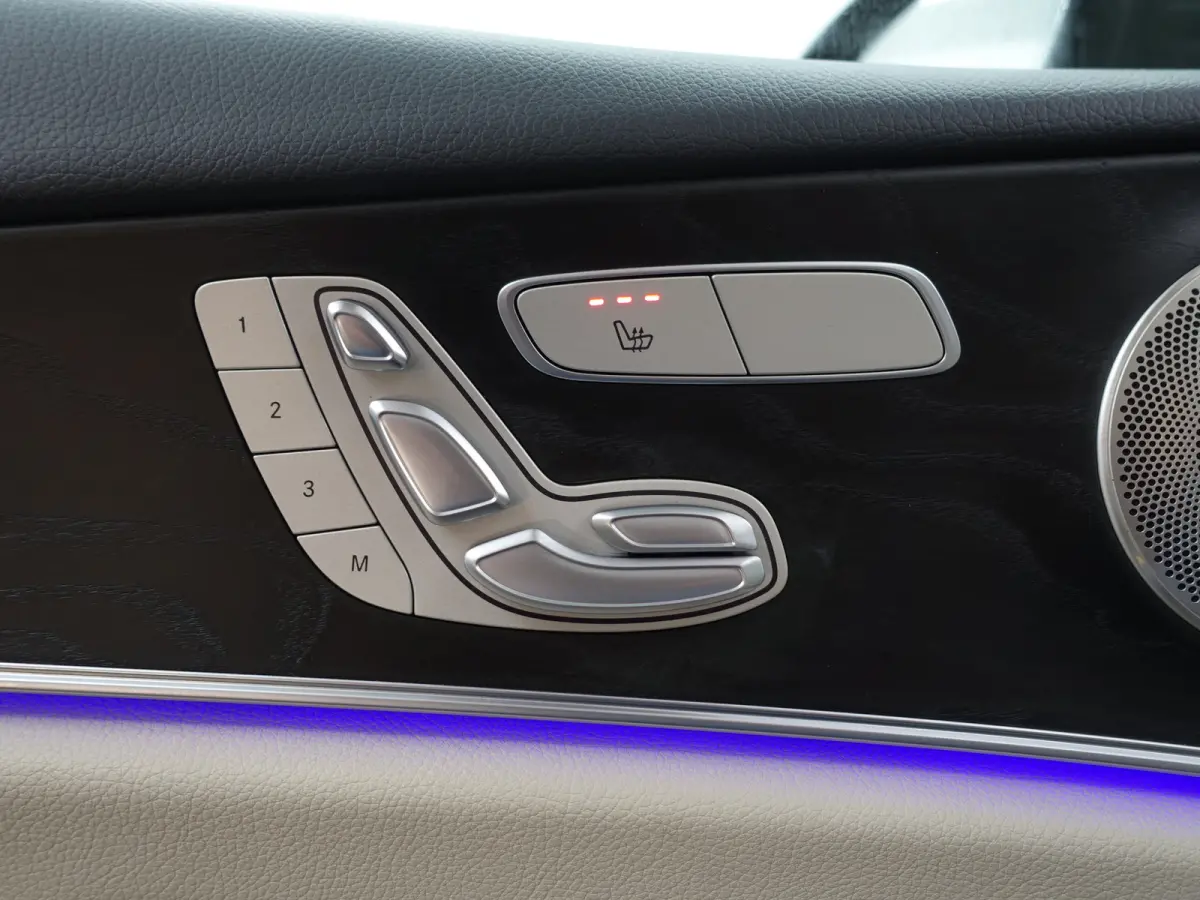 300 e Premium Plus Aut- Panoramadak, Memory Seats, Head Up, 360 Camera, Burmester Audio