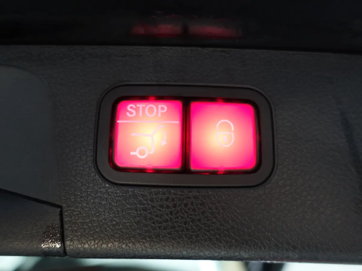 300 e Premium Plus Aut- Panoramadak, Memory Seats, Head Up, 360 Camera, Burmester Audio