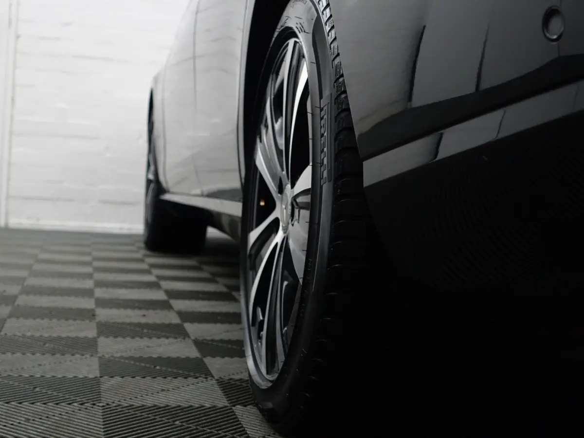 300 e Premium Plus Aut- Panoramadak, Memory Seats, Head Up, 360 Camera, Burmester Audio