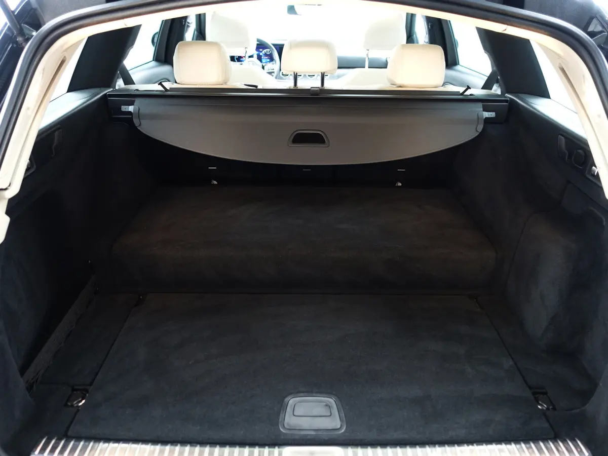 300 e Premium Plus Aut- Panoramadak, Memory Seats, Head Up, 360 Camera, Burmester Audio