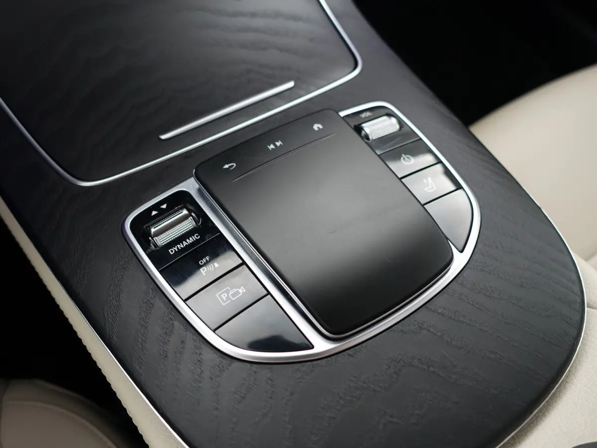 300 e Premium Plus Aut- Panoramadak, Memory Seats, Head Up, 360 Camera, Burmester Audio