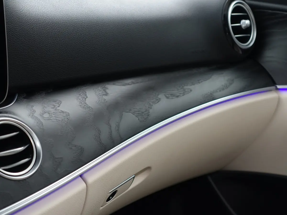 300 e Premium Plus Aut- Panoramadak, Memory Seats, Head Up, 360 Camera, Burmester Audio