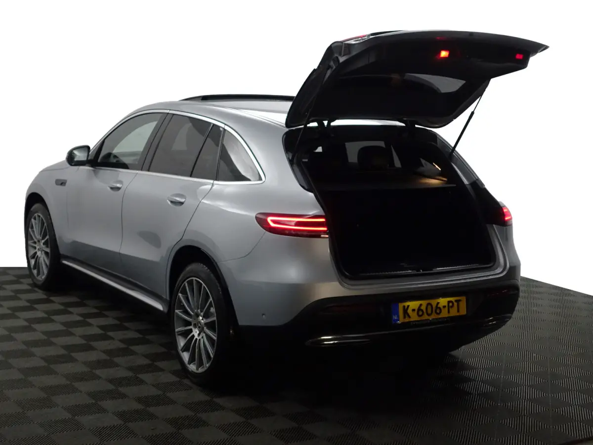 400 4MATIC Premium Plus 80 kWh- Schuifdak, Memory Seats, Carplay, Android Auto, Sfeerverlichting, 360 Camera