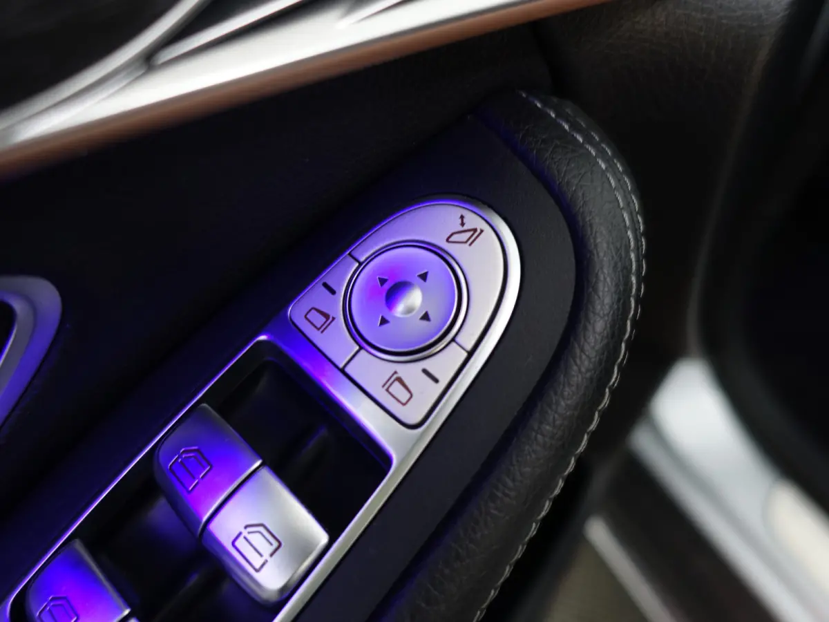 400 4MATIC Premium Plus 80 kWh- Schuifdak, Memory Seats, Carplay, Android Auto, Sfeerverlichting, 360 Camera