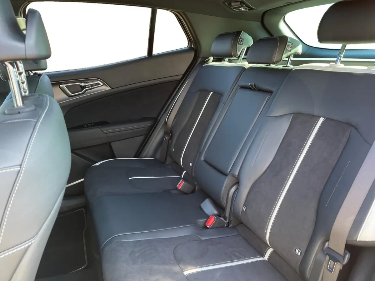 1.6 T-GDi Plug-in Hybrid GT-Line | PHEV | Navigatie | Climate control | Cruise control | Stoel + Stuur verwarming | Elektrische voorstoelen | Parkeer camera achter | Schuif kantel dak