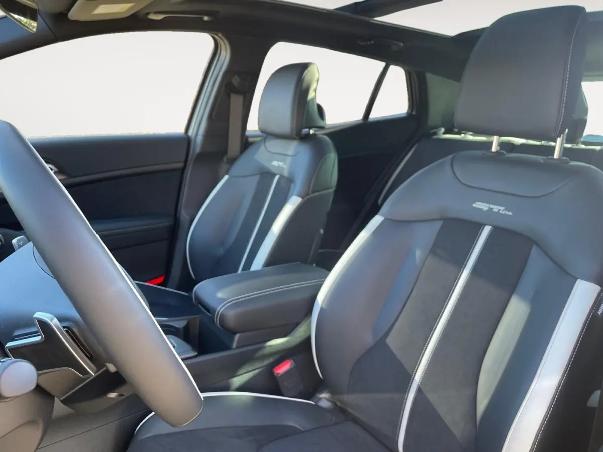 1.6 T-GDi Plug-in Hybrid GT-Line | PHEV | Navigatie | Climate control | Cruise control | Stoel + Stuur verwarming | Elektrische voorstoelen | Parkeer camera achter | Schuif kantel dak