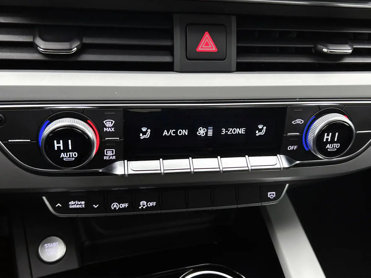 35 TFSI Business edition Automaat (GROOT-NAVIGATIE, LED, CARPLAY, SPORTSTOELEN, ELEKT. ACHTERKLEP)