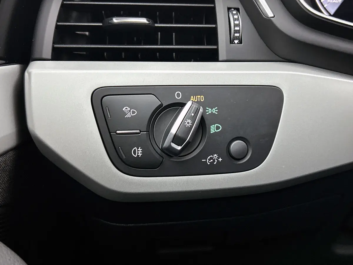 35 TFSI Business edition Automaat (GROOT-NAVIGATIE, LED, CARPLAY, SPORTSTOELEN, ELEKT. ACHTERKLEP)