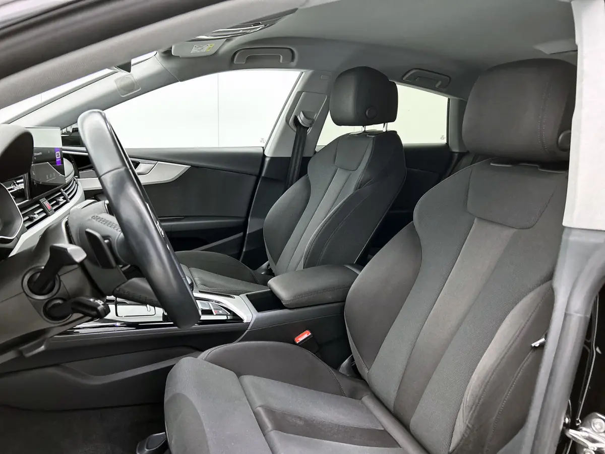 35 TFSI Business edition Automaat (GROOT-NAVIGATIE, LED, CARPLAY, SPORTSTOELEN, ELEKT. ACHTERKLEP)