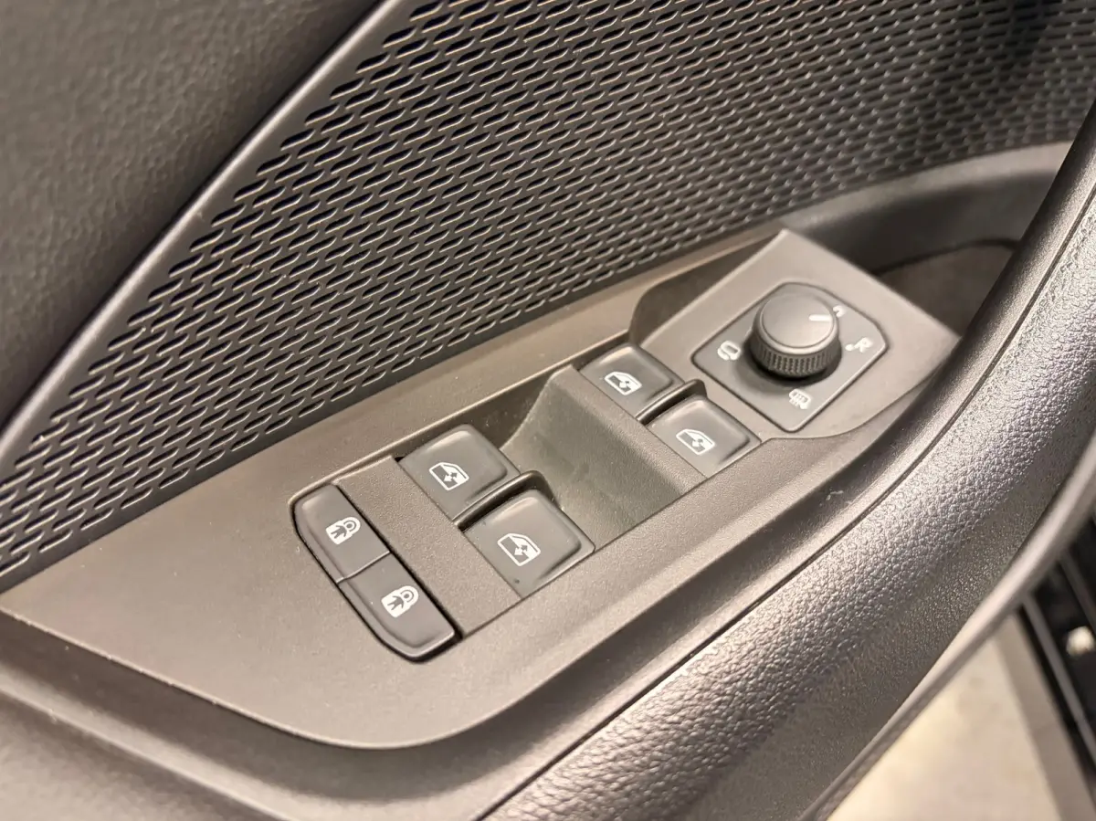 1.5 e-TSI Business Edition Plus | LED | NAVI | TREKHAAK |