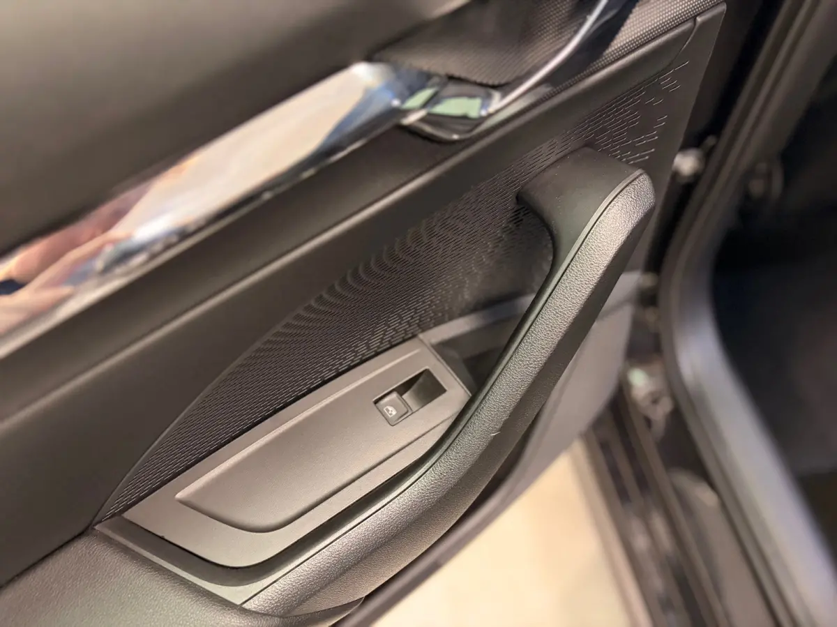 1.5 e-TSI Business Edition Plus | LED | NAVI | TREKHAAK |